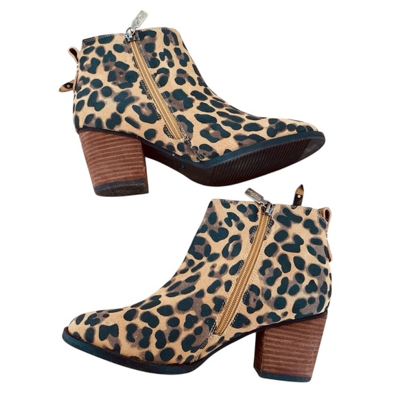 Aqua Shoes - Classic Aqua College Waterproof Leopard Print Ankle Boots Double Zipper 2in Heel